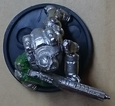 orc_hmg_left_arm_pinned_03