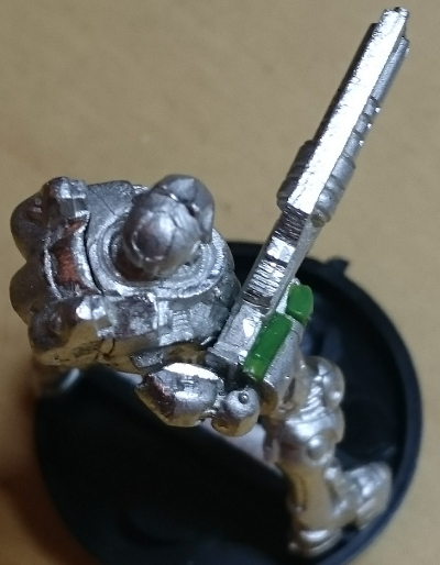 orc_hmg_right_arm_position_02